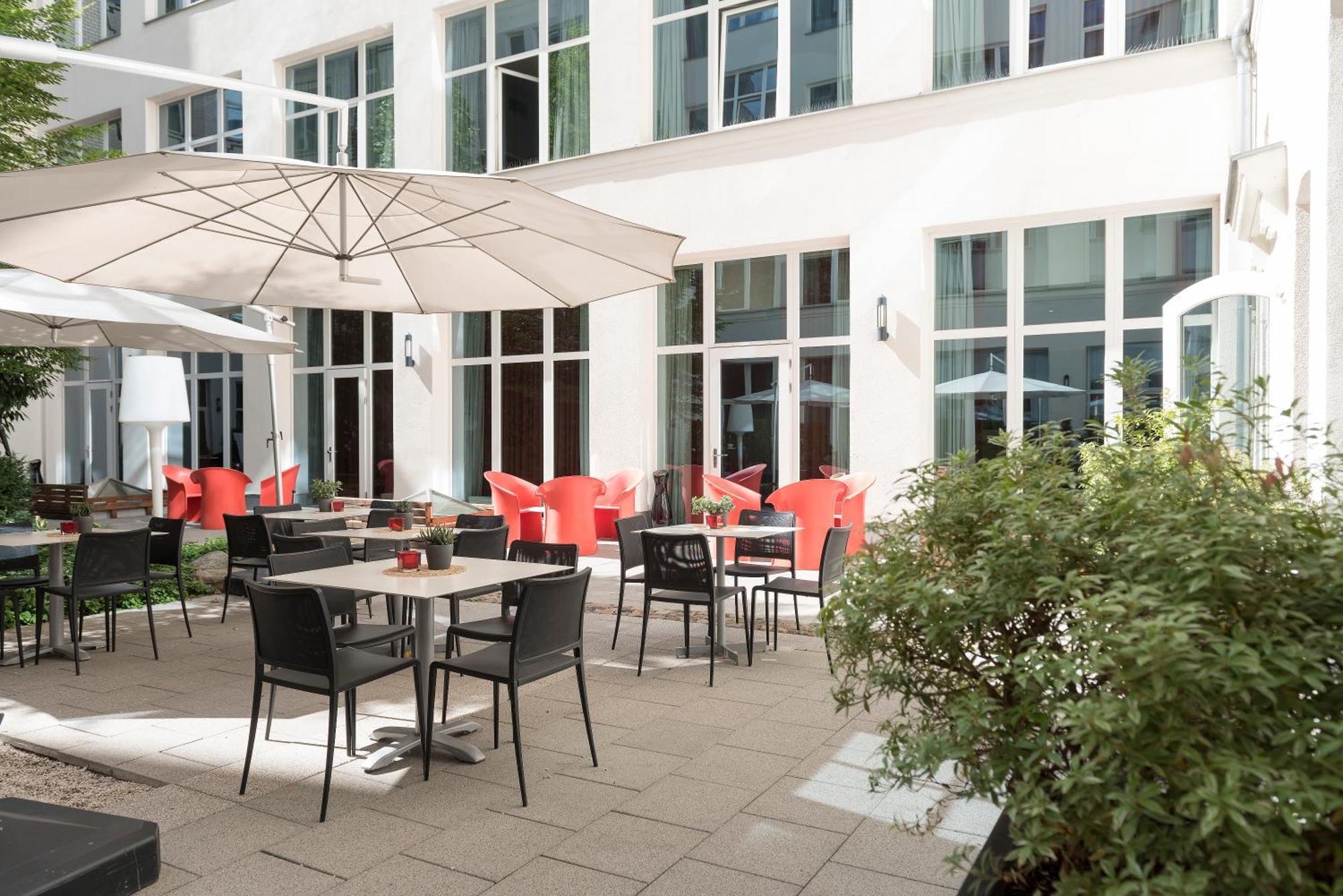 Adina Apartment Hotel Berlin Checkpoint Charlie — Photos 2